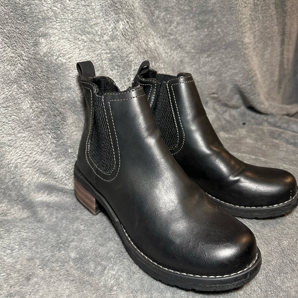 Chelsea Black Ankle Boots NWOT